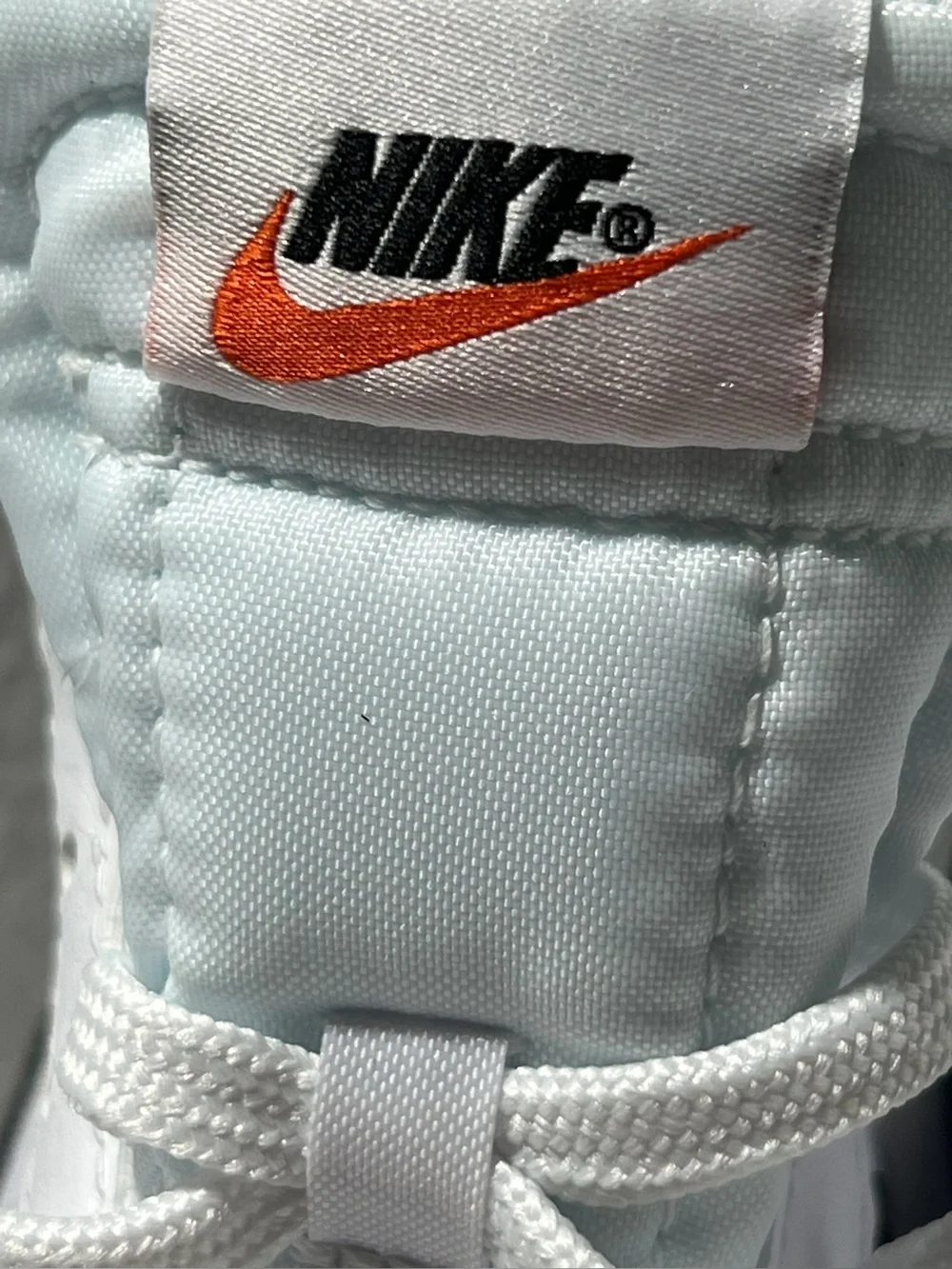 Nike Blazer Mid ’77 GS high top White Black Team Orange DA4086-100 Youth size 7Y